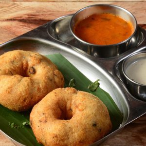 Medu Wada ( Sambar , Chutney )