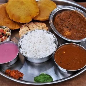 Chicken Vade Thali