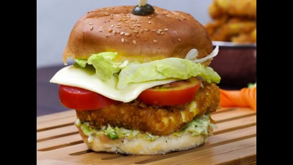 Paneer Crunchy Burger