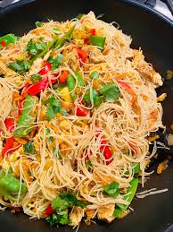 Chicken Singapore noodles