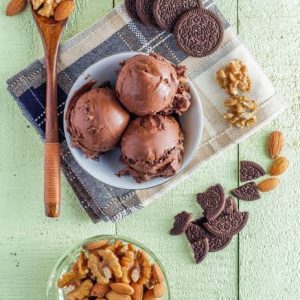 Choco Asteroid Icecream (Milk chocolate ice cream with nuts & oreo)