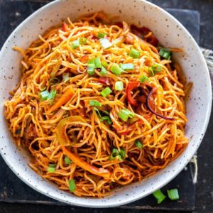 Veg Hakka / Schezwan / Singapore Noodles