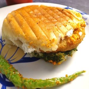 BBQ Vadapav pizza