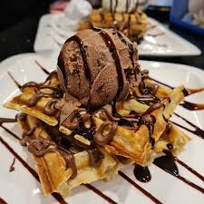Nuttela Waffle With Icecream
